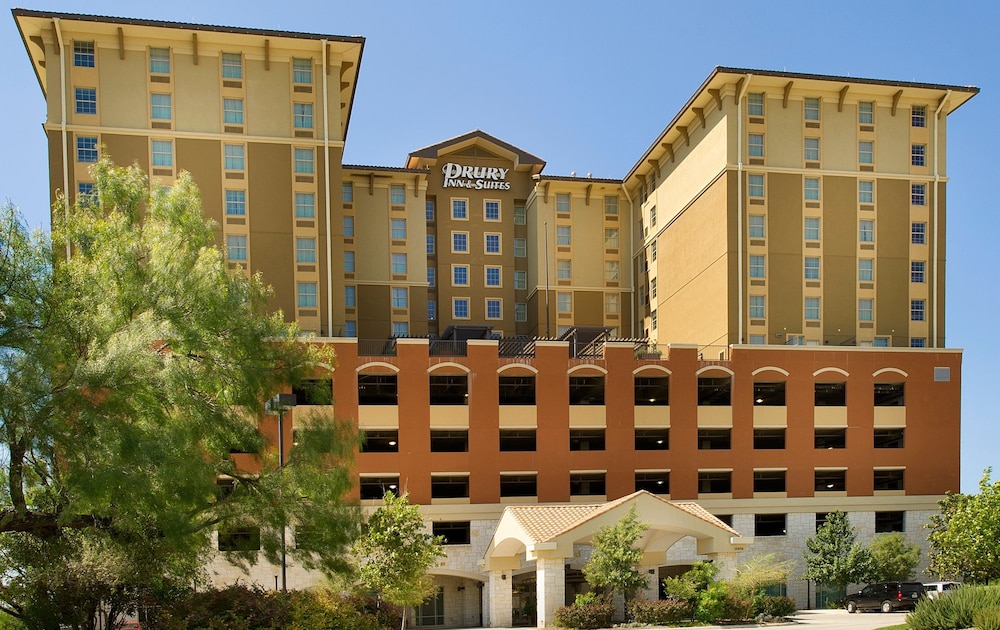 Drury Inn & Suites Near La Cantera Parkway 3/50