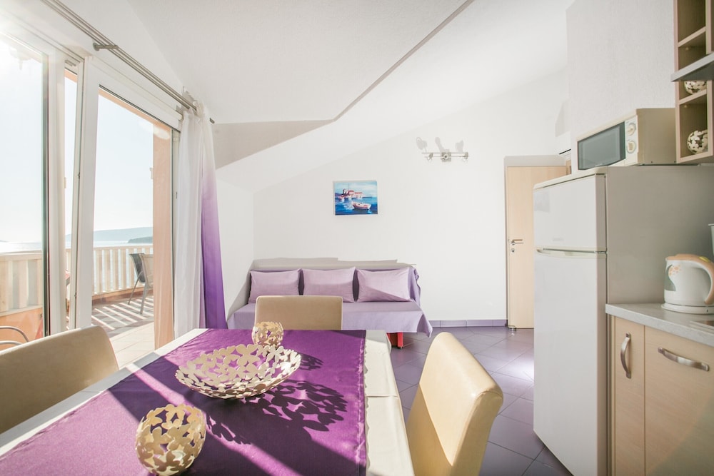 Kaja - Right Next To The Beach 25/50