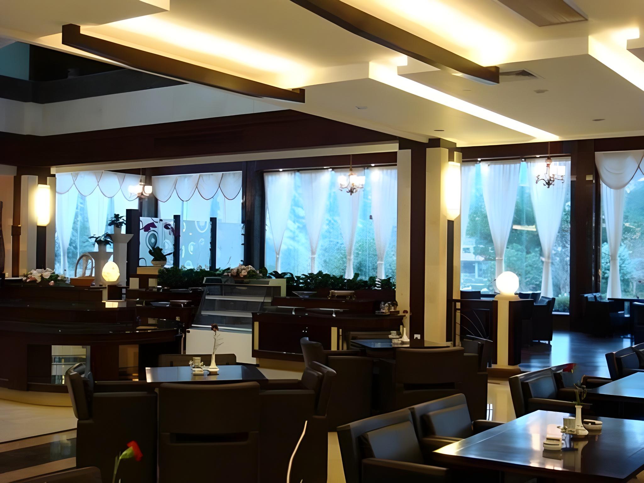 Yaoxi Dynasty Hotel 32/47