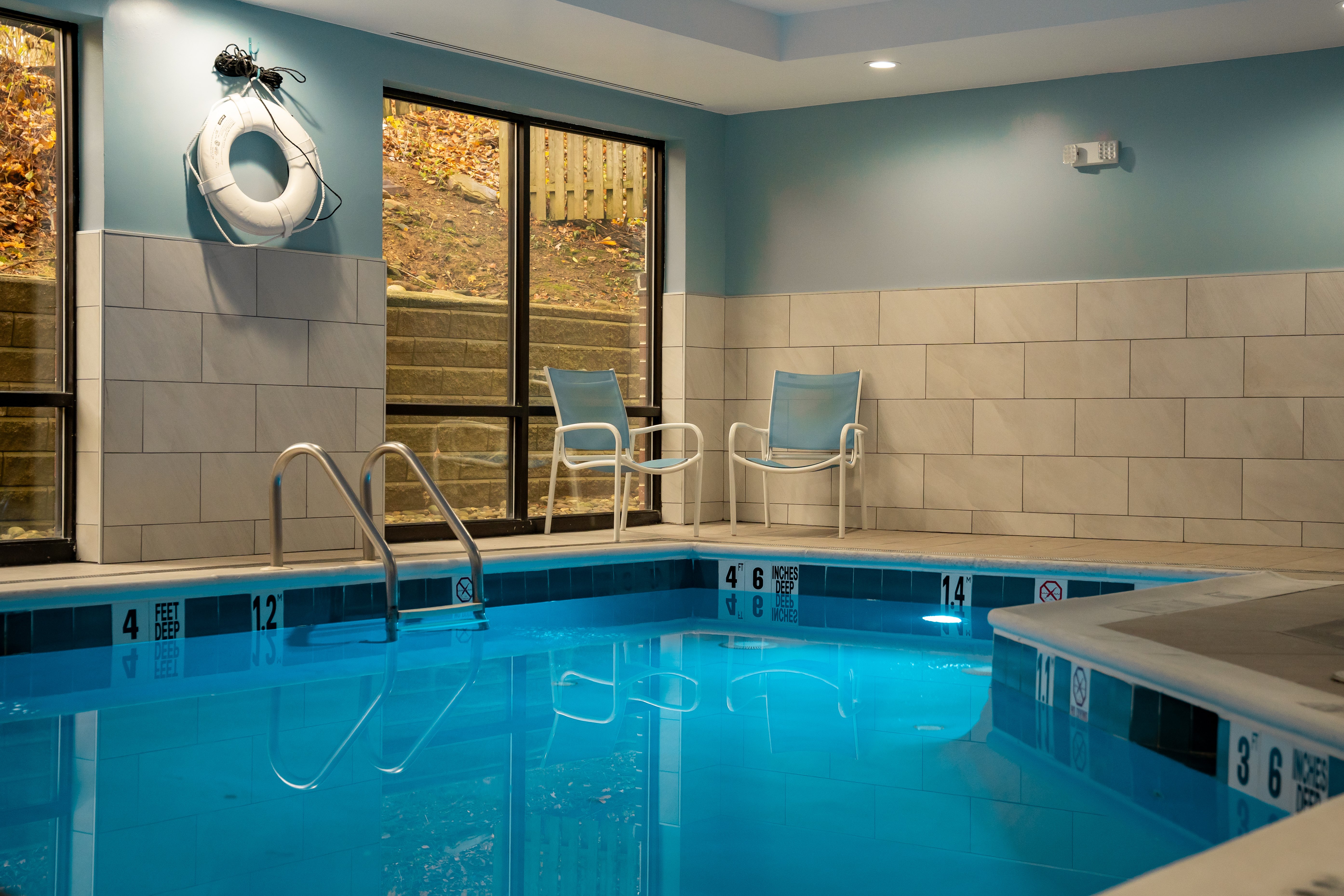 Holiday Inn Express Hotel Suites West Chester 40/76