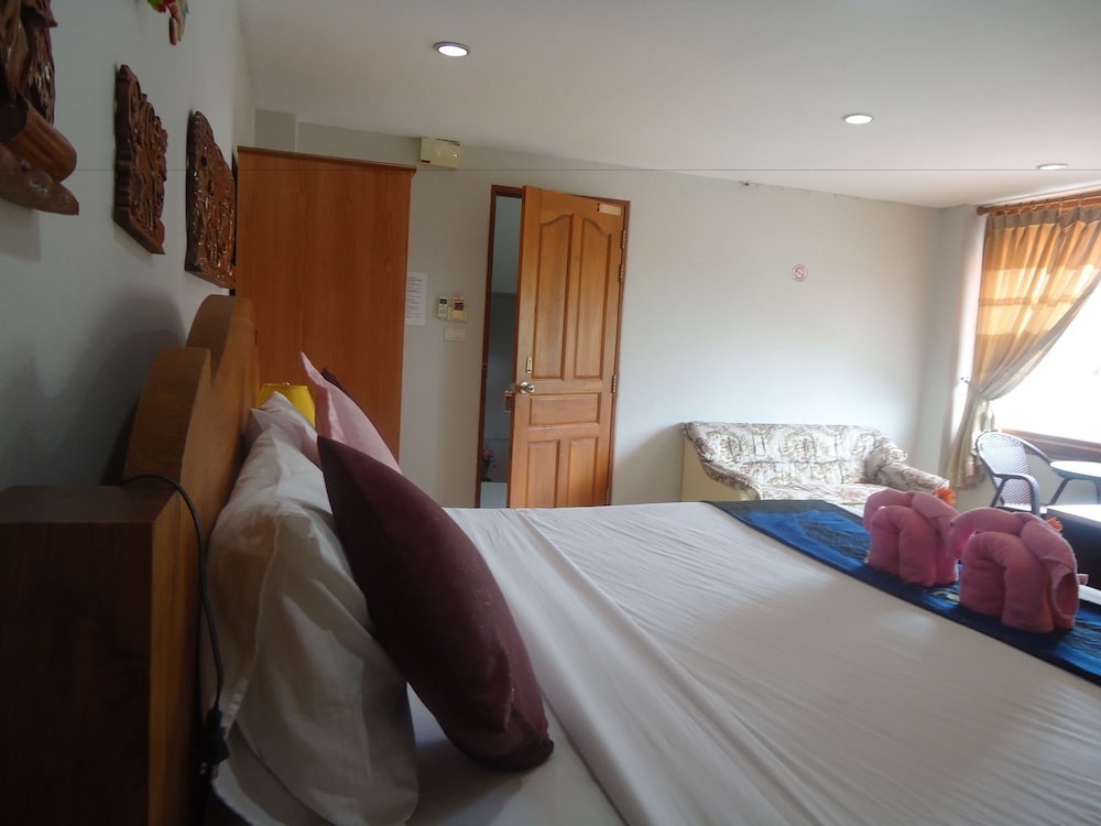 Ngamta Hotel 20/65