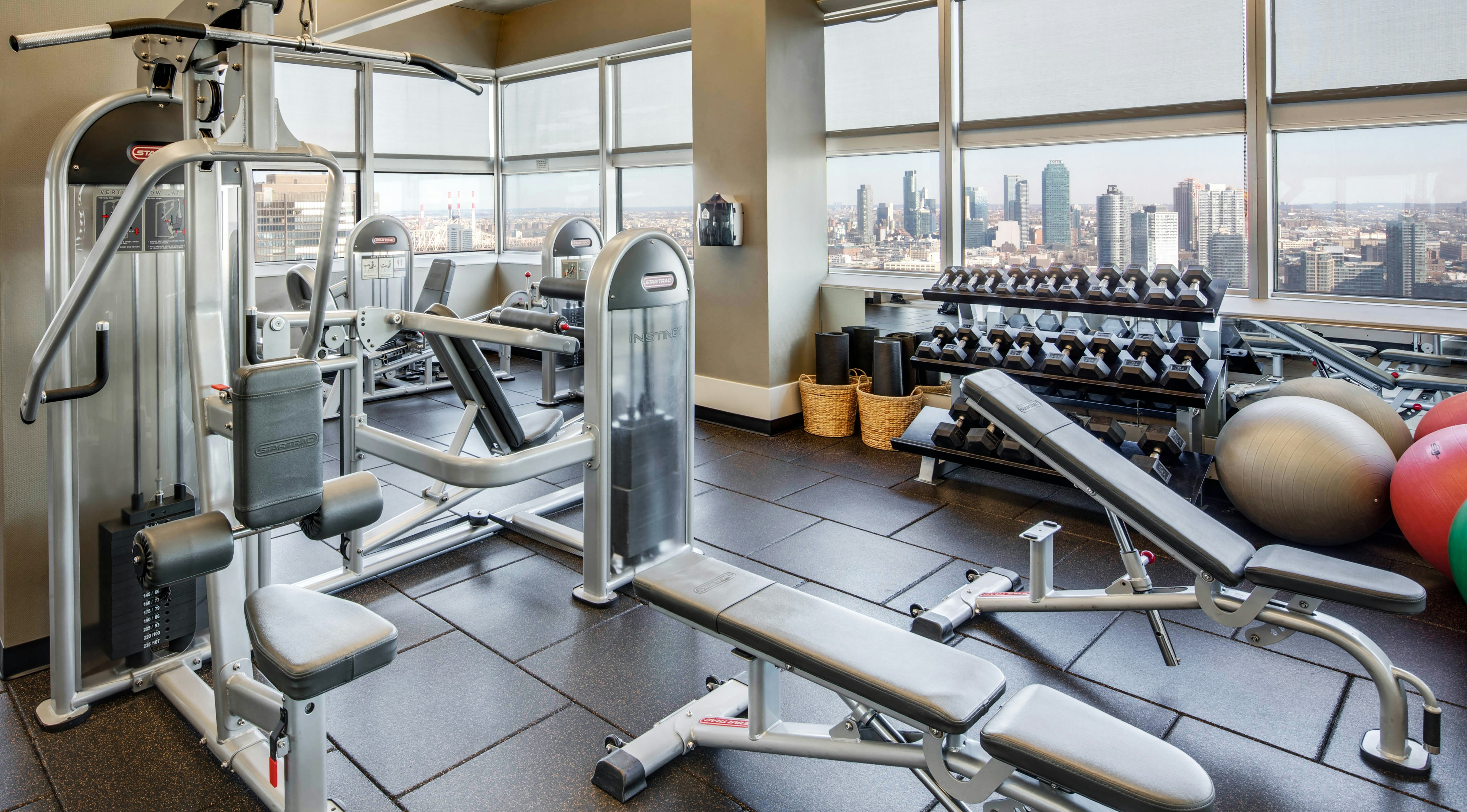 Millennium Hilton New York ONE UN Plaza 33/72