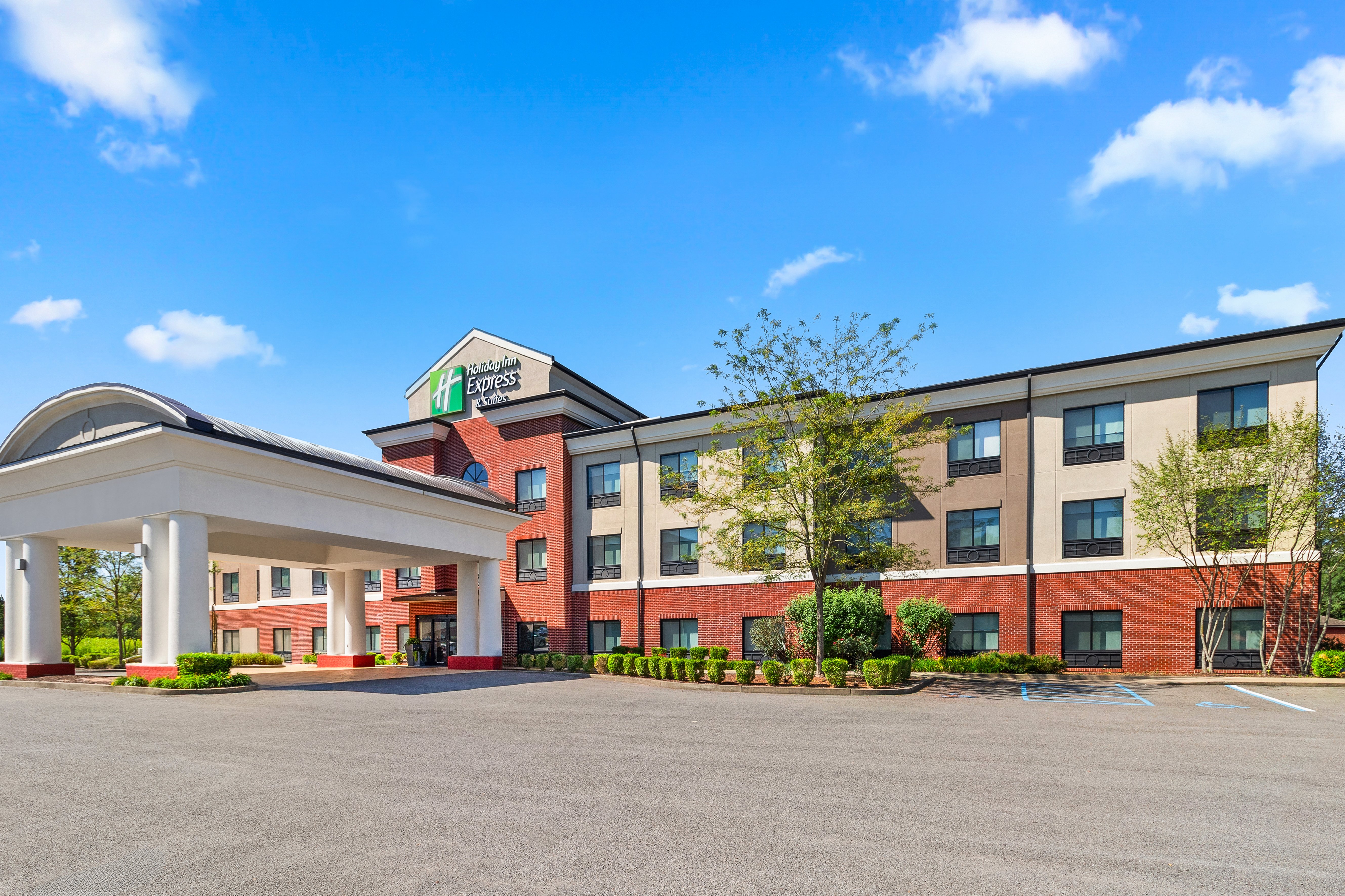 Holiday Inn Express Hotel And Suites Fairmont 7/64