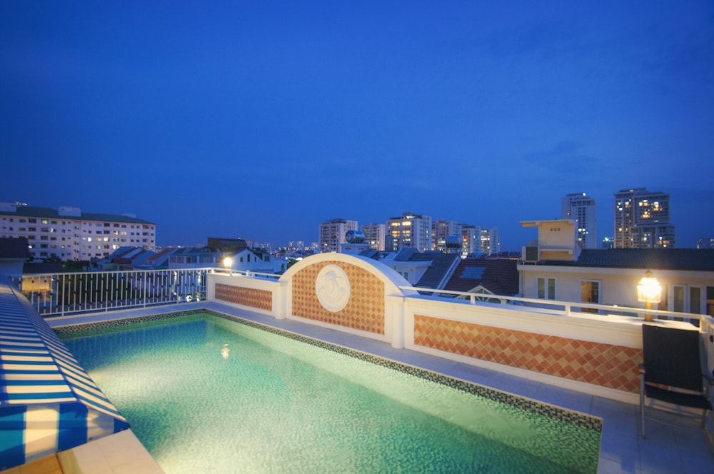 Central Hotel and Residences 44/50