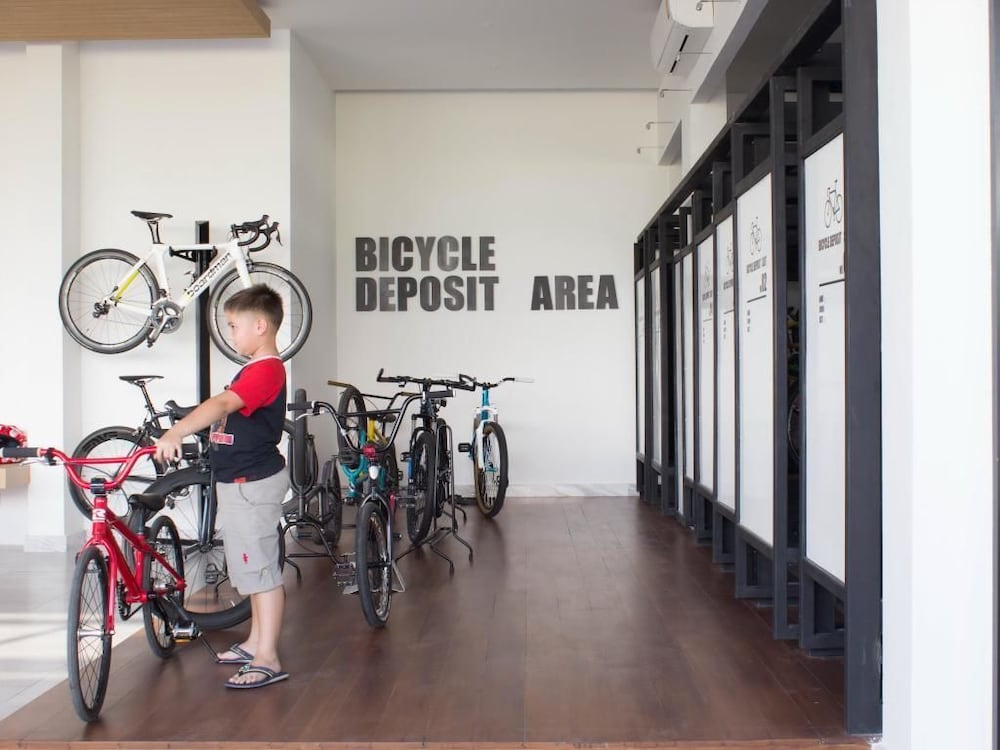The VELO'S hotel and BMX pump track 26/50