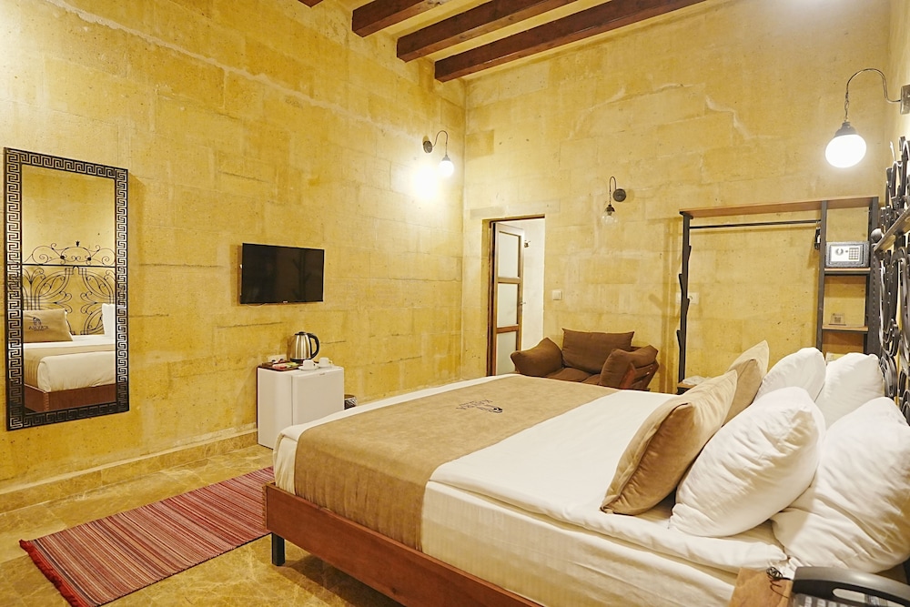 DELUXE, DOUBLE BED