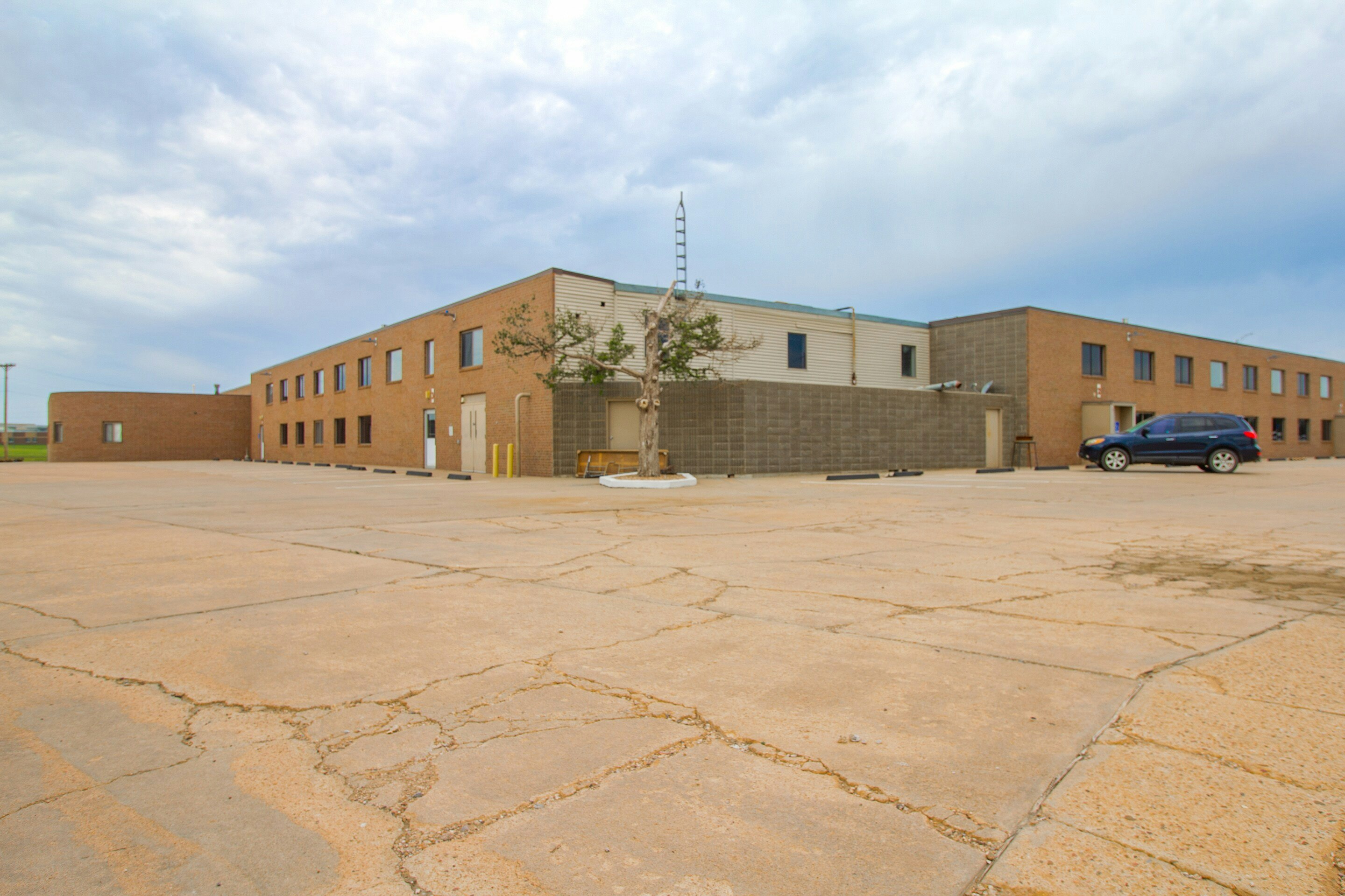 HomeTown Inn By OYO - Liberal, KS 13/27