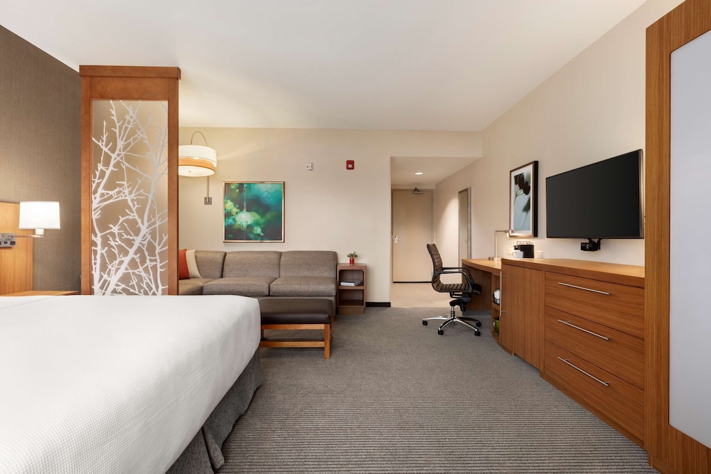 Hyatt Place Virginia Beach Town Center 13/52