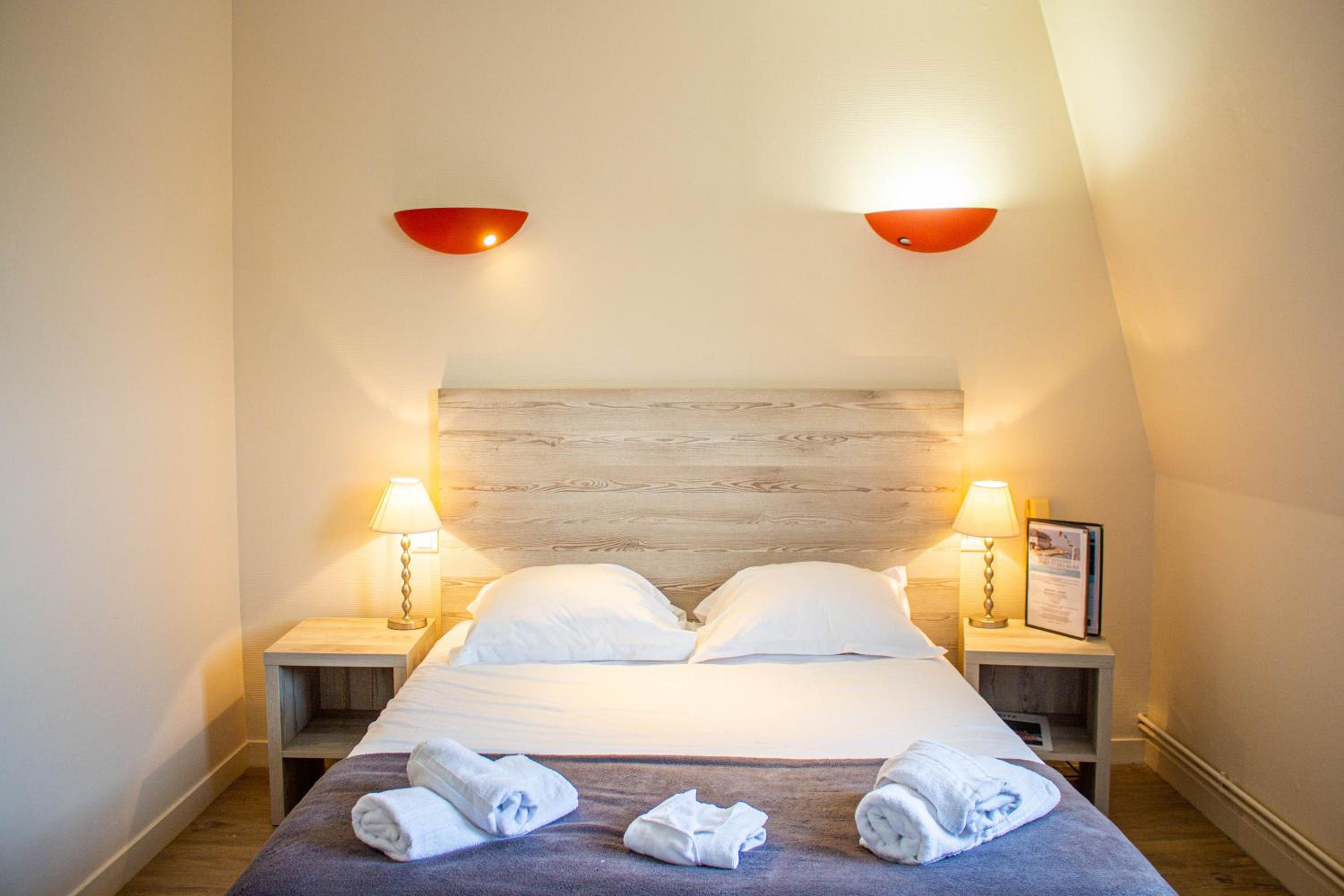 Classic, Double Bed, Bay View، Hotel Du Port Et Des Bains 5/9
