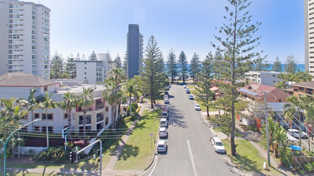 Burleigh On the Beach Apartments 53/62