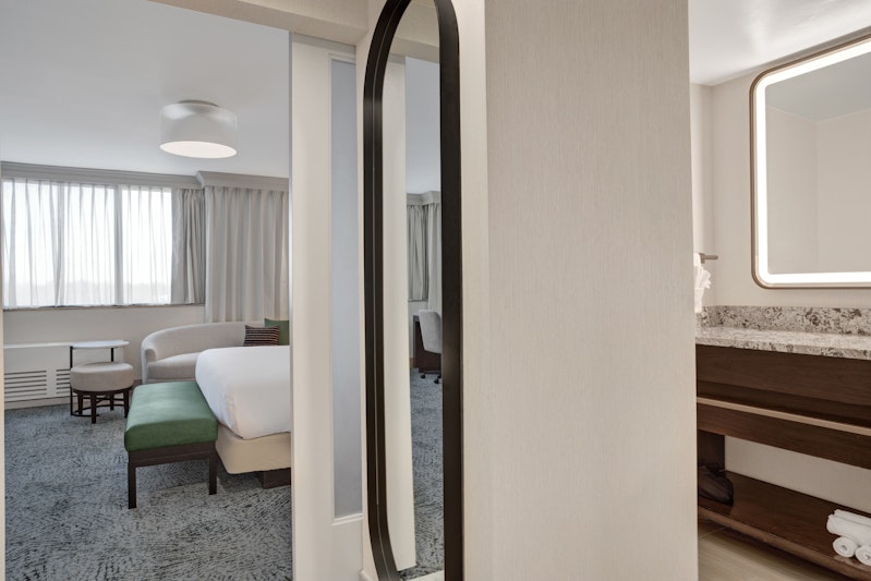 Hilton Arlington National Landing 50/50