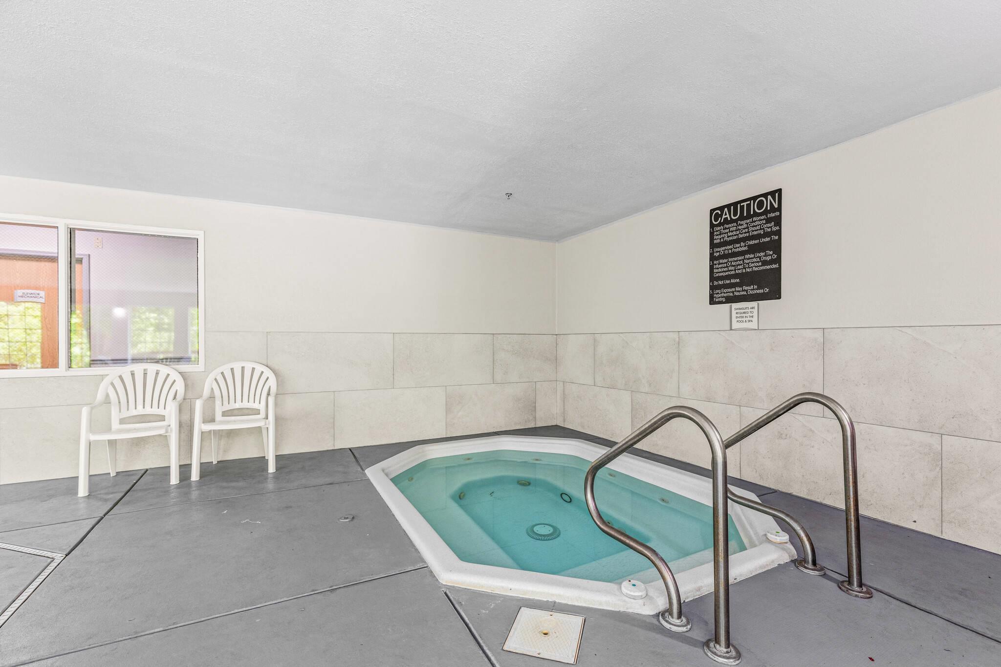 Quality Inn & Suites On The River 11/24