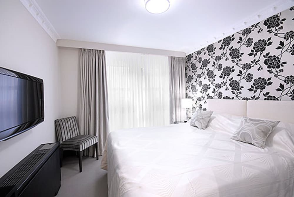 Mayfair House 28/58