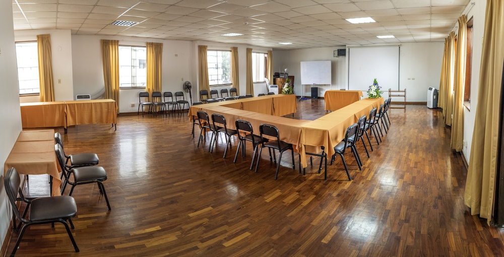 HOTEL SENORIAL 50/52