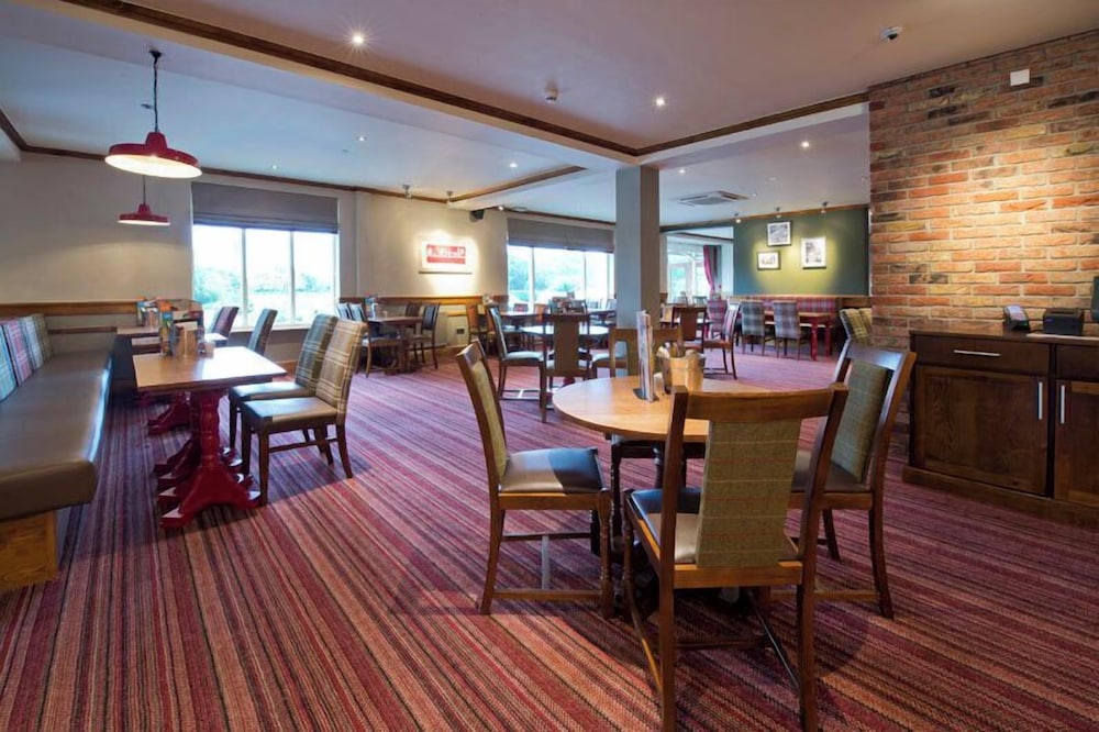 Premier Inn Sheffield/Barnsley (M1 Jct36) 30/51