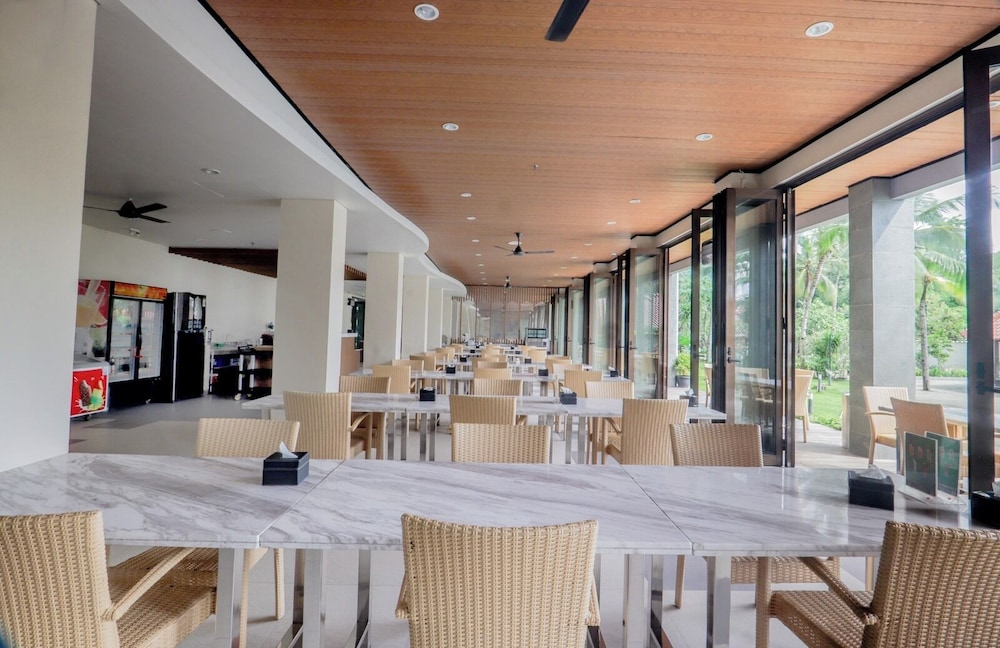 La Prima Hotel Flores 55/76