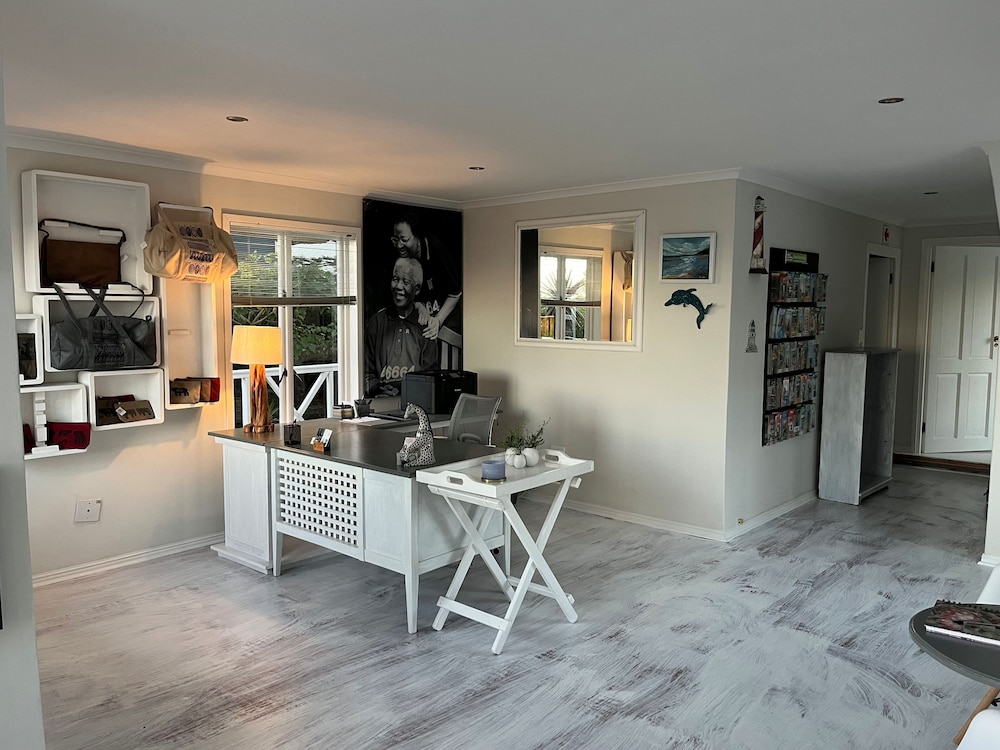 Brenton Beach House 24/50