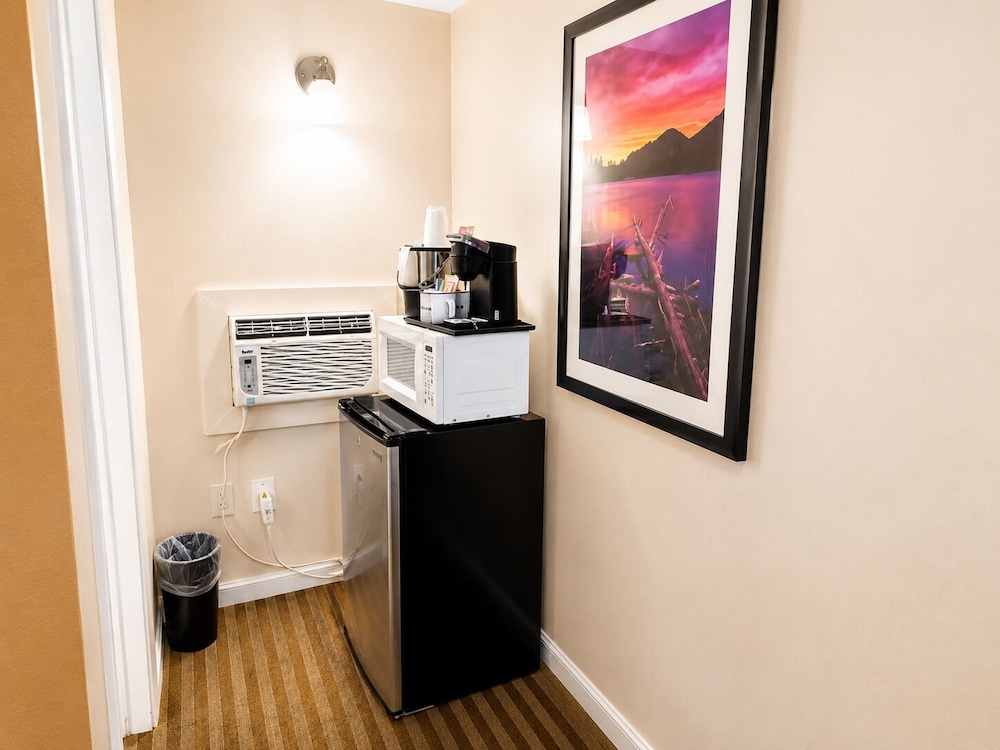 Estes Mountain Inn 30/70