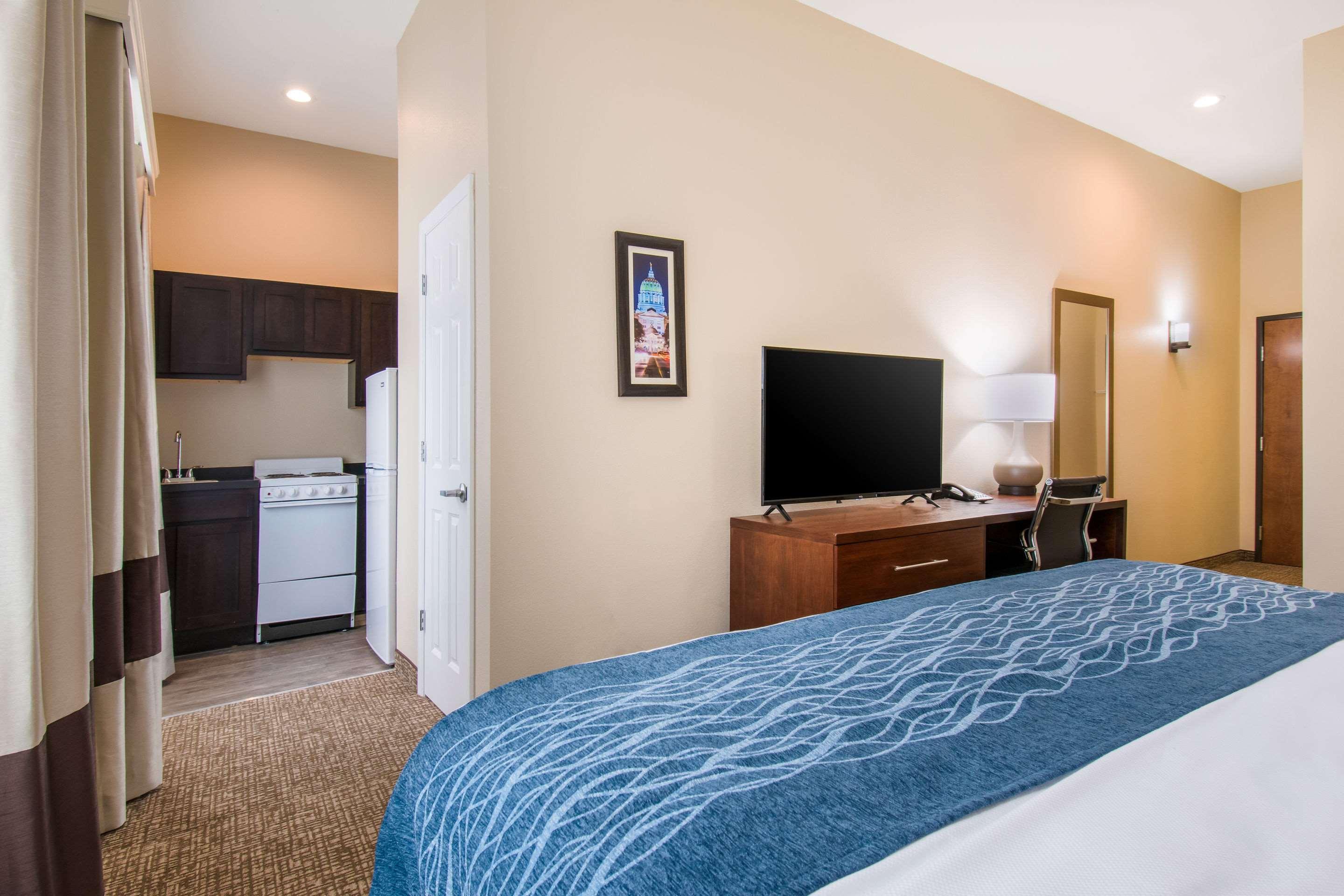 EFFICIENCY, SUITE, KING BED