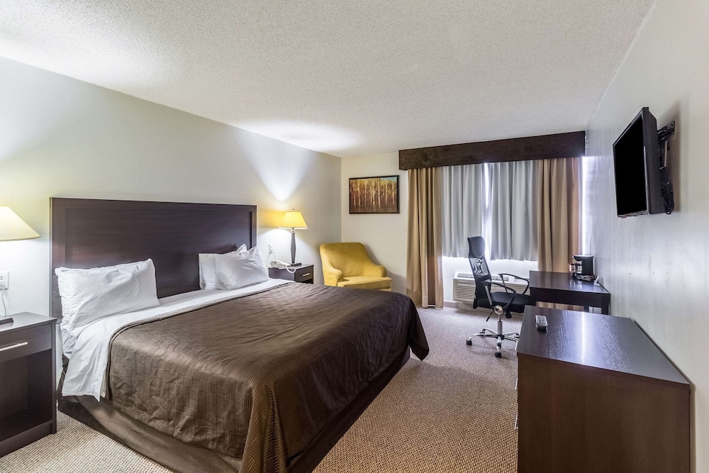 غرفة قياسية بسرير كينج
