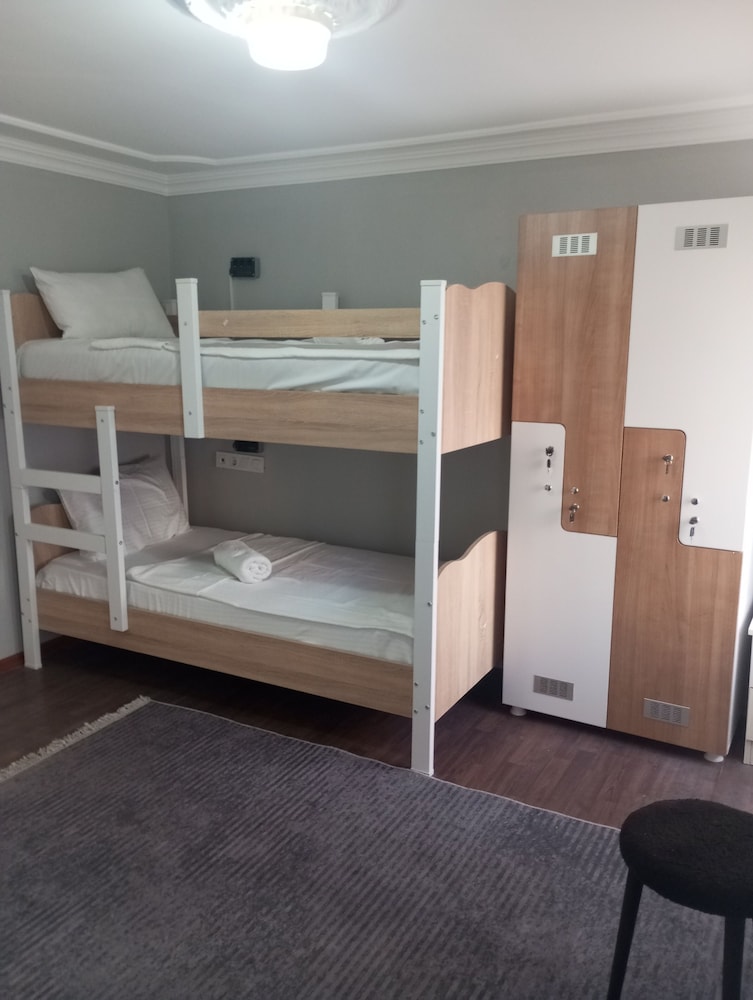 FEMALE DORM, FEMALE ONLY, STANDARD