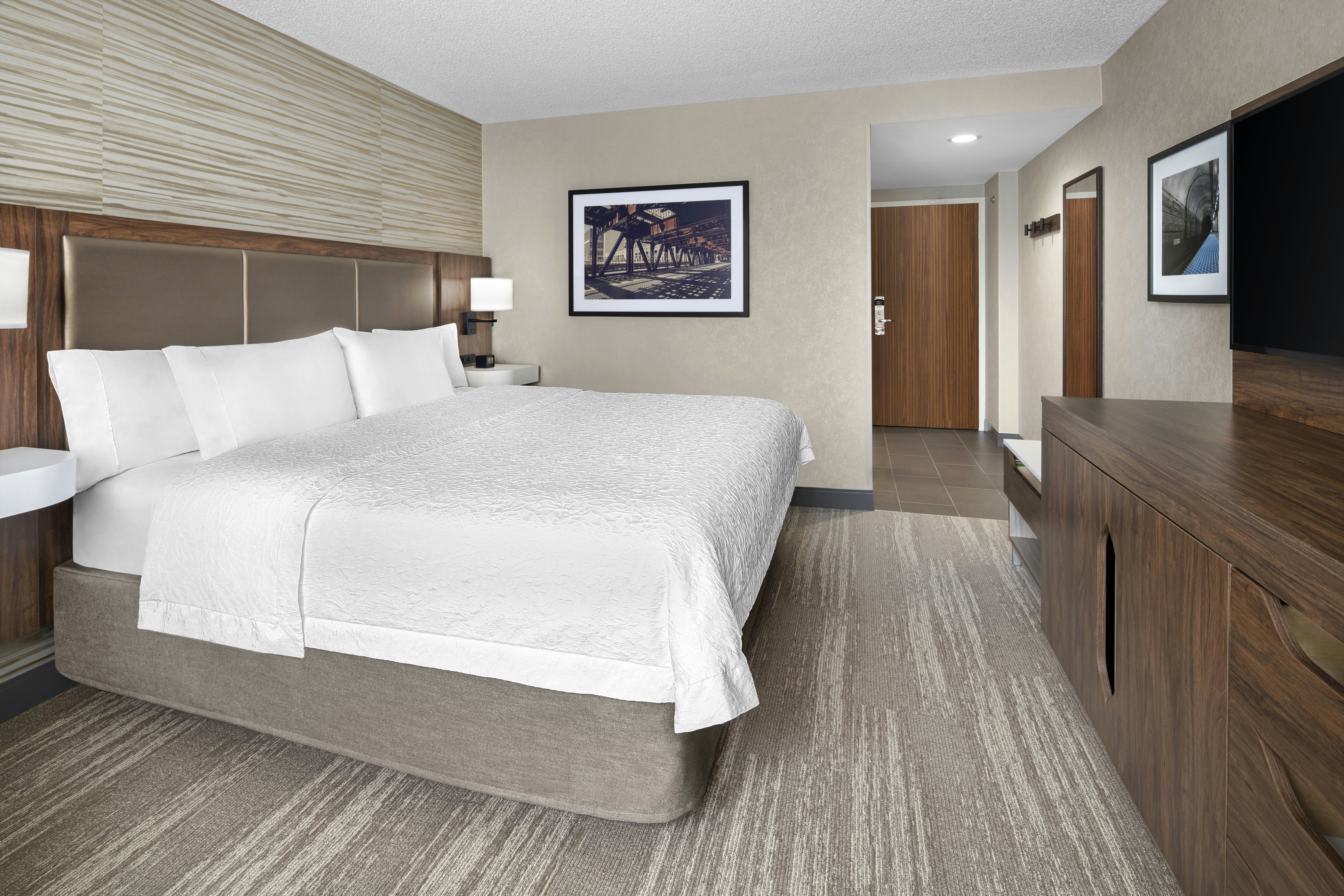 ROOM, KING BED, ACCESSIBLE