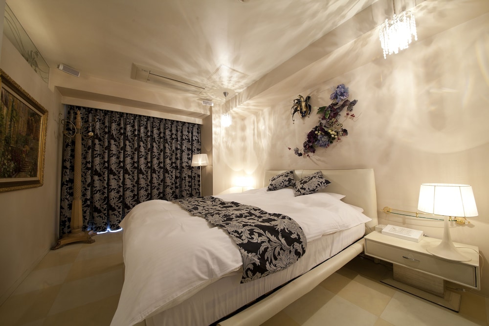 V Hotel - Adults Only 9/50