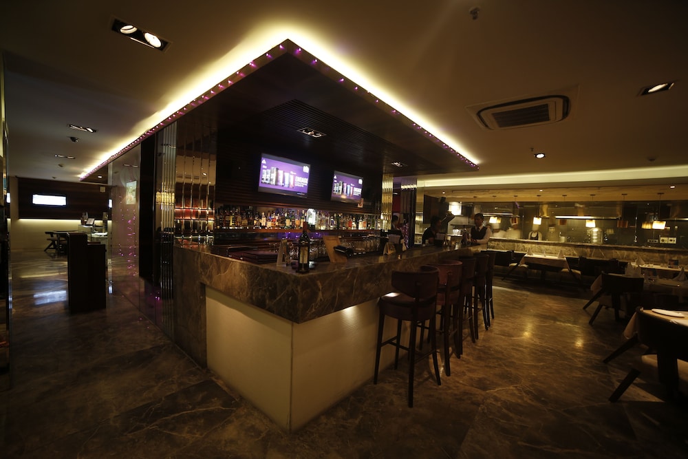 Maya Hotel 47/61