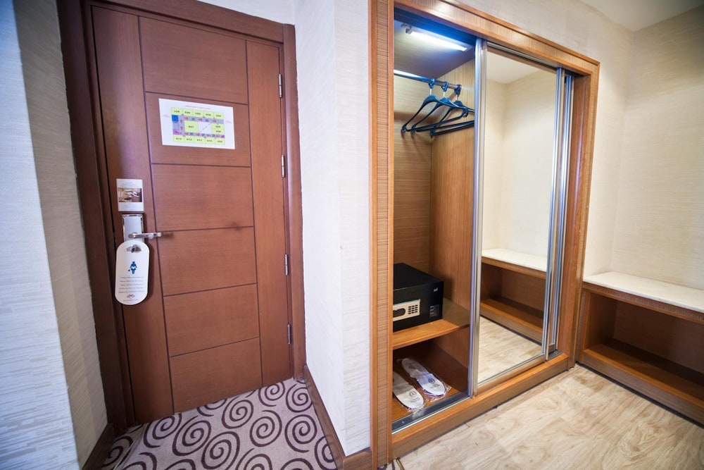Grand Asiyan Hotel 22/46