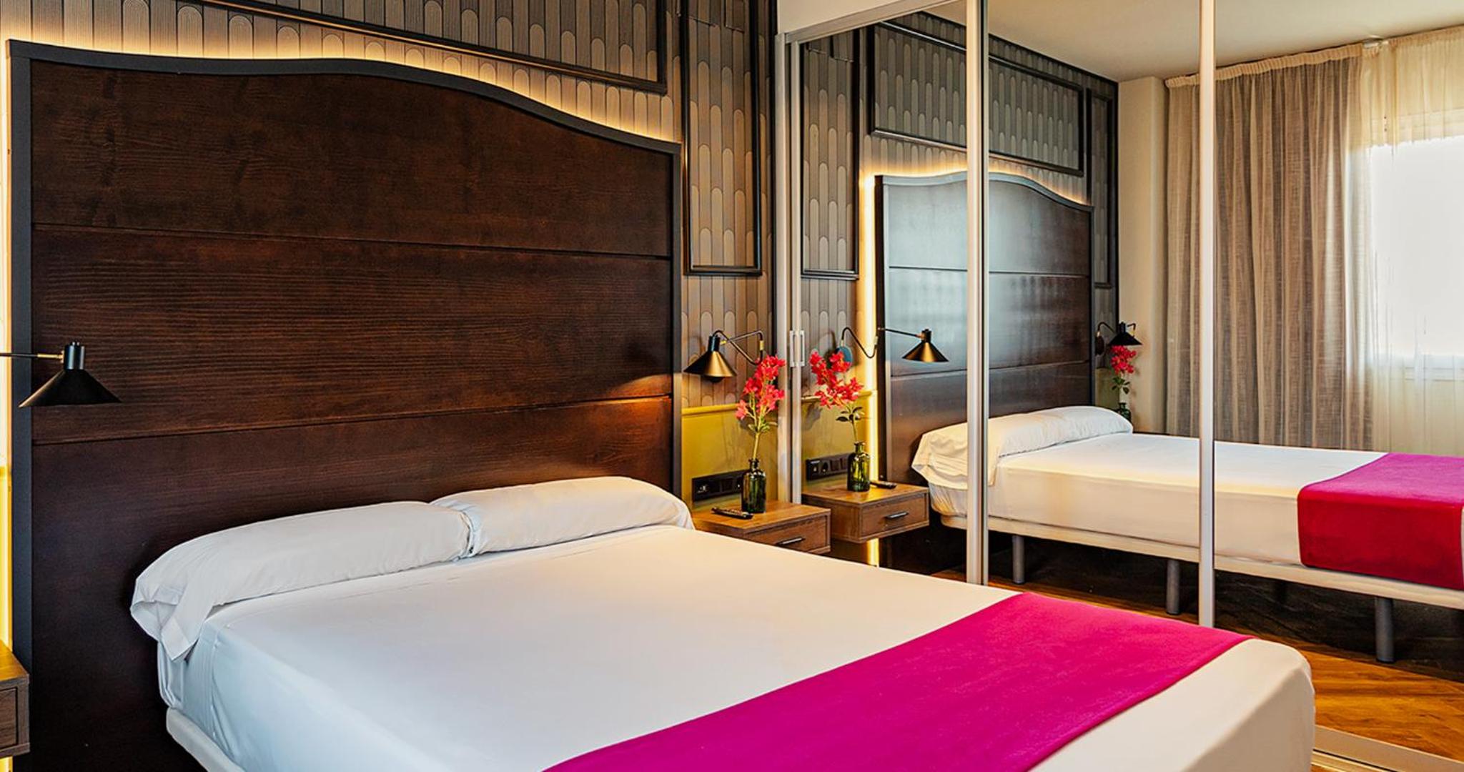 Room, Hot Tub