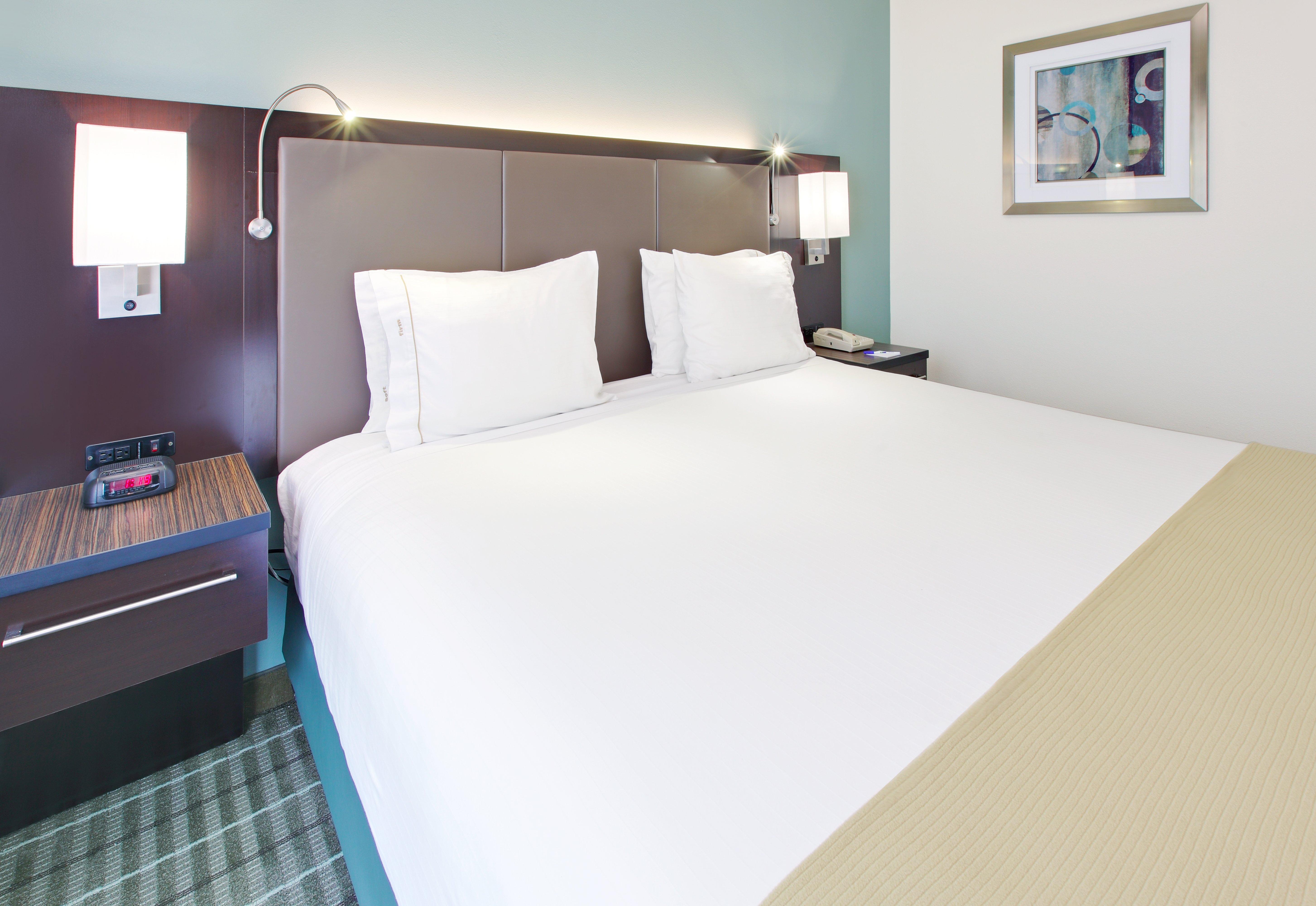 Room, King Bed, Pool View