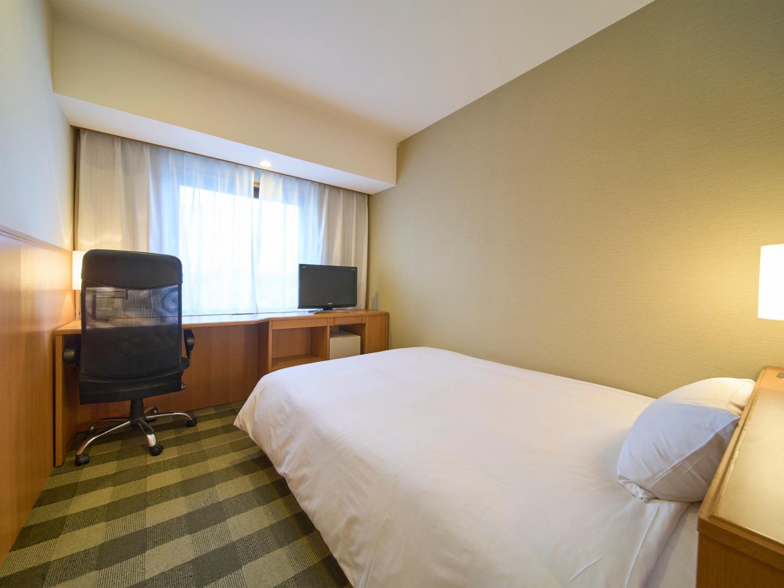 Room, Semi Double Bed