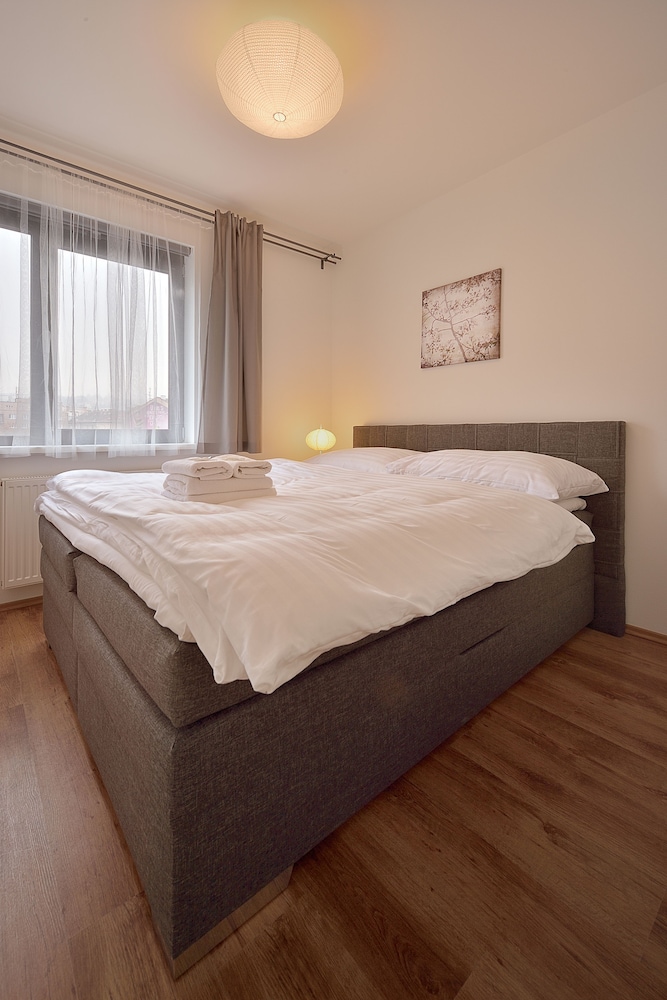 DELUXE, APARTMENT, BALCONY