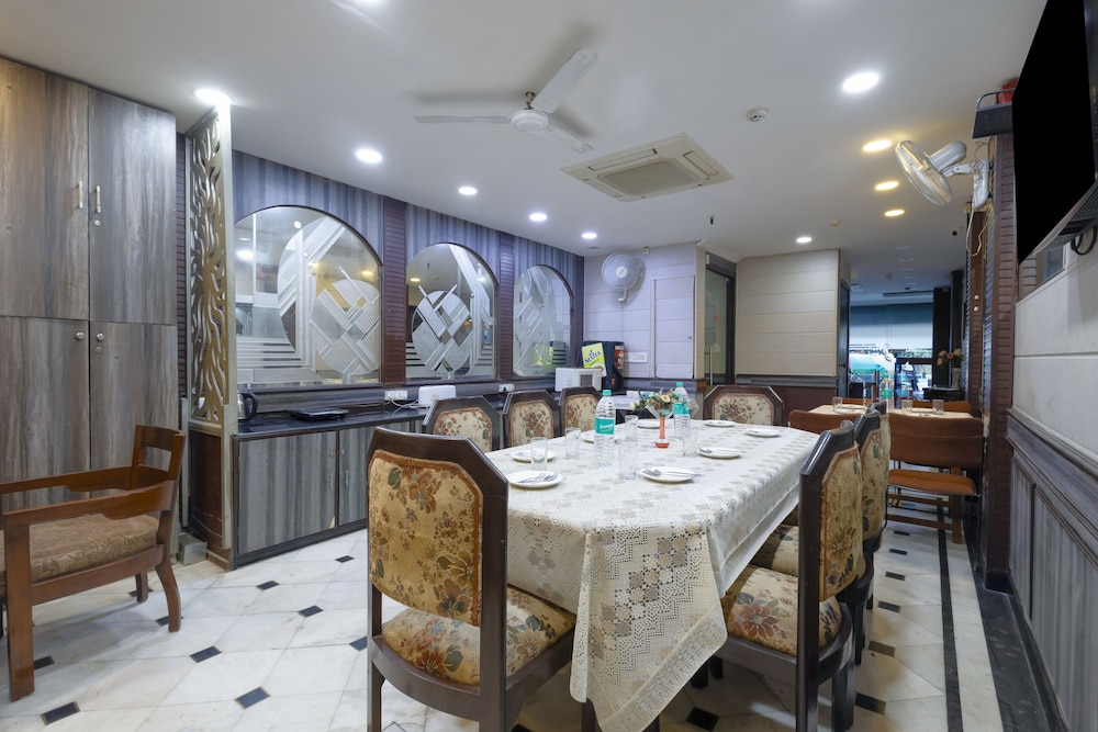 Amar Inn 55/57