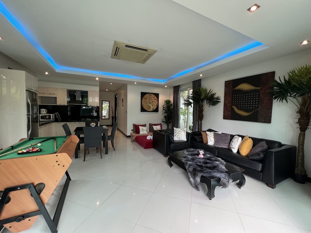 Colibri Pool Villa 32/50