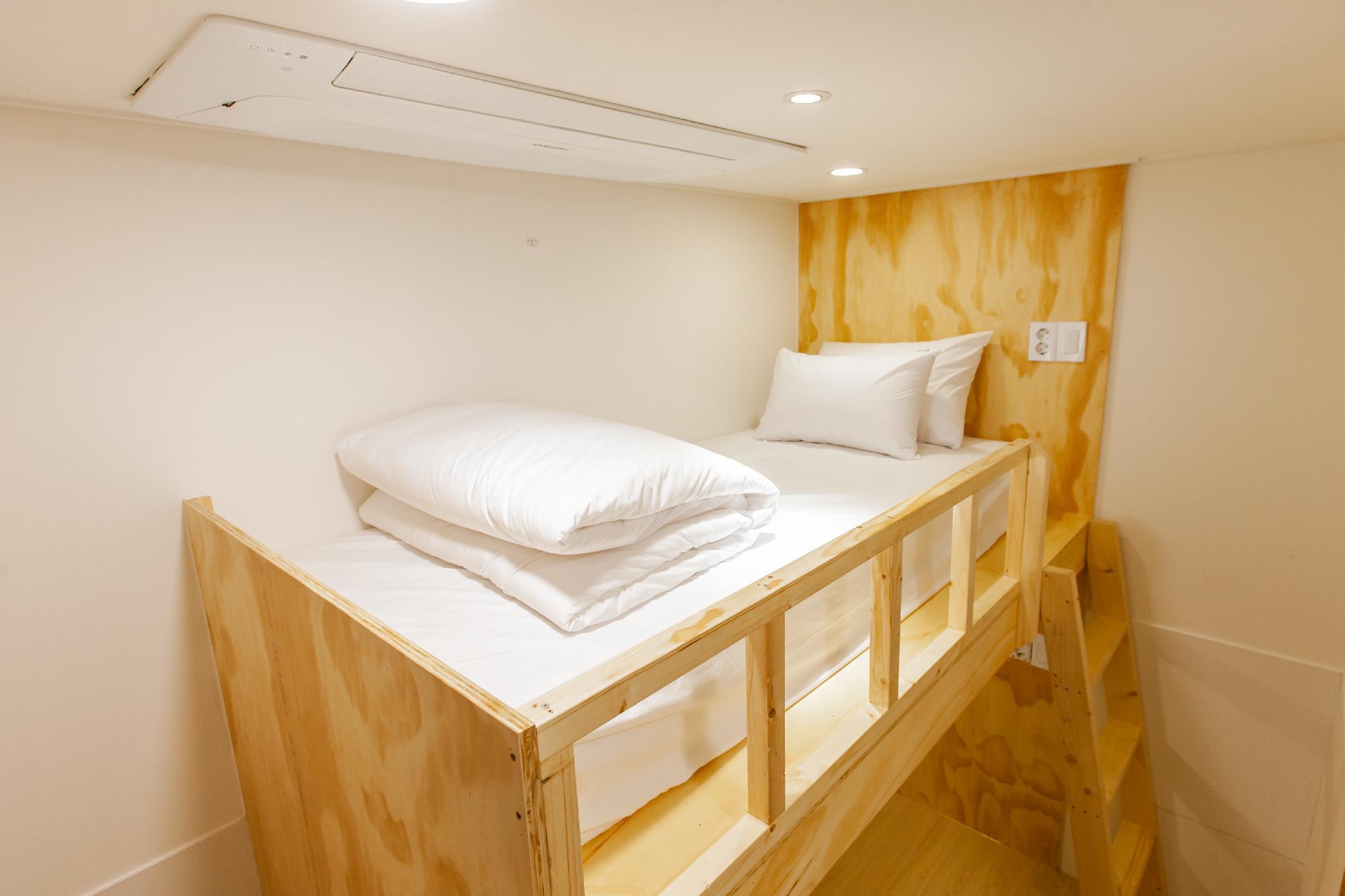 Room, Single, No Window