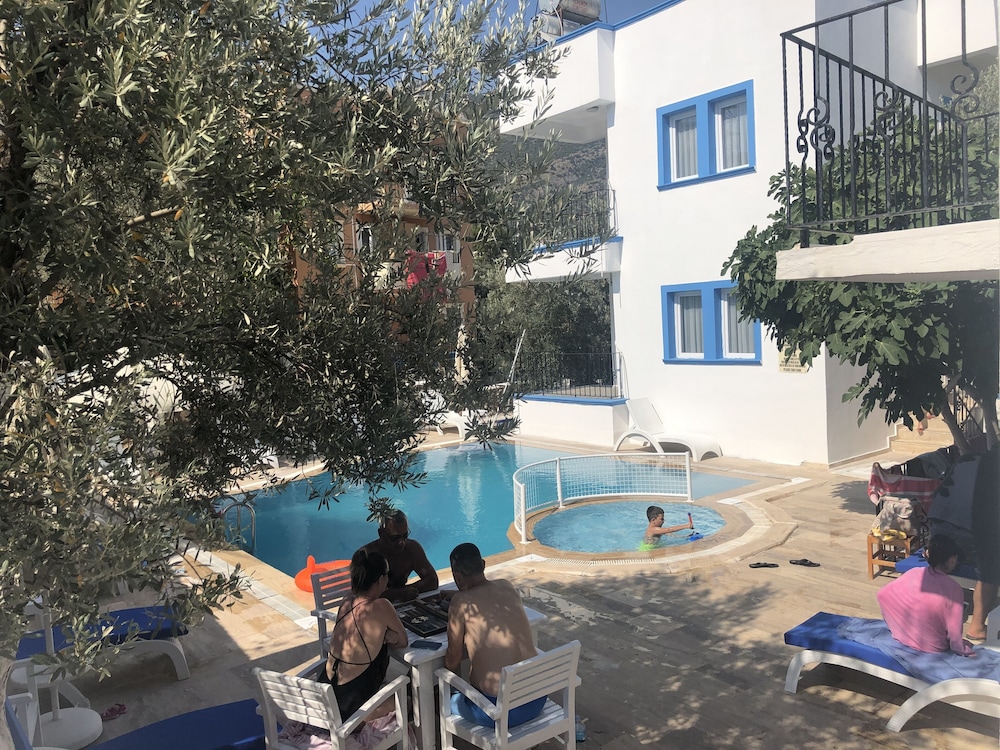 Lizo Hotel 30/38