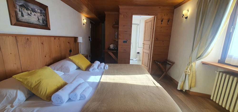 SUPERIOR, DOUBLE BED