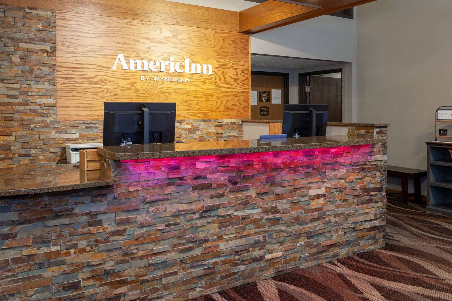 AmericInn by Wyndham New Richmond 8/40