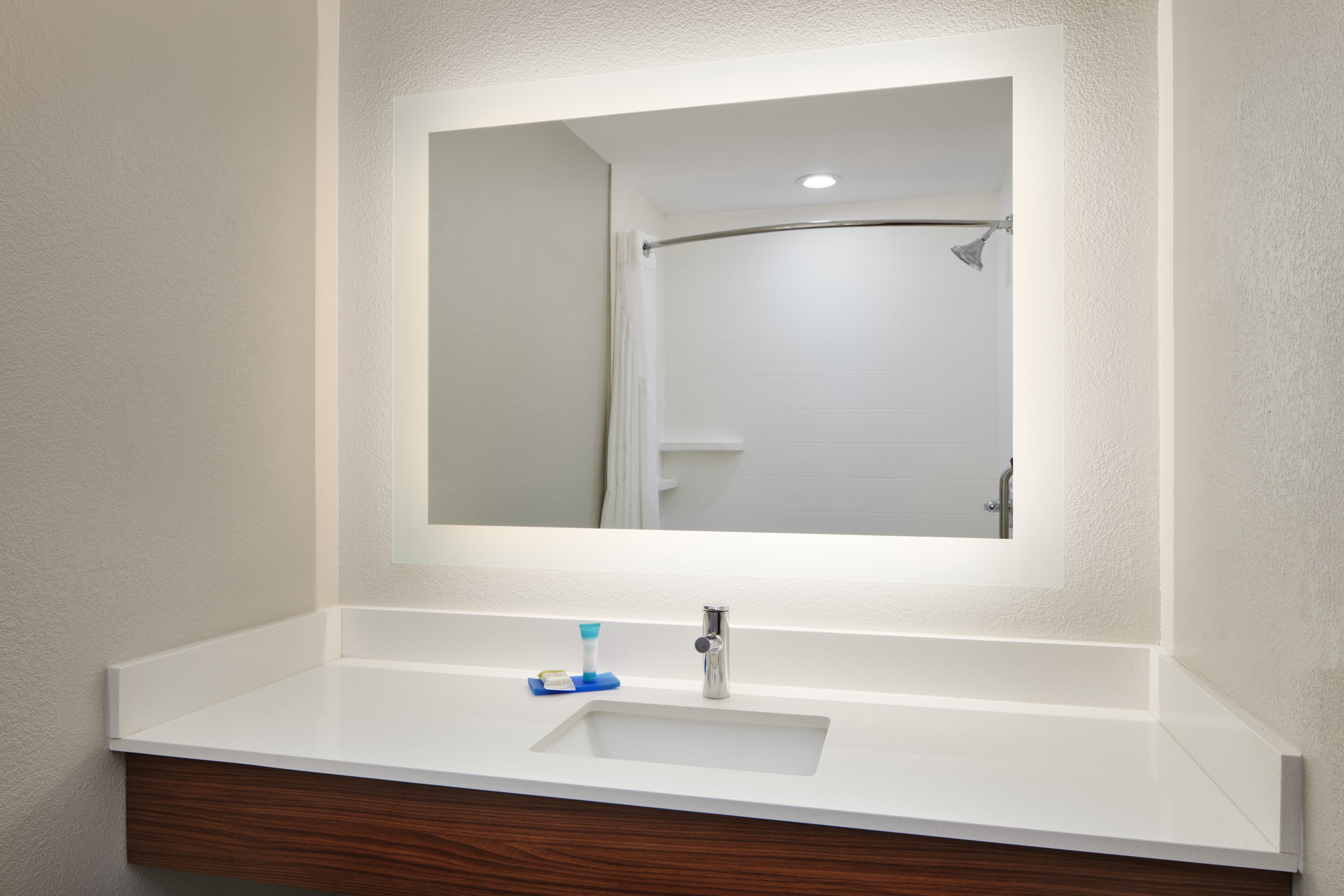 Holiday Inn Express And Suites Bonifay 48/49