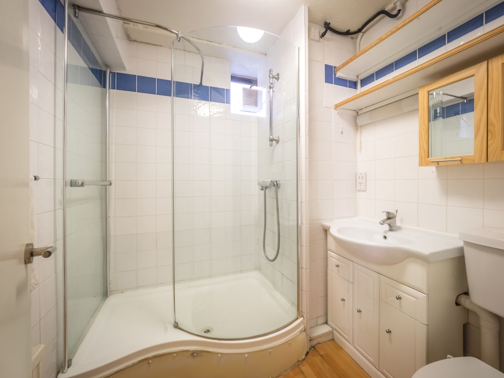 LSE Rosebery Hall 44/50