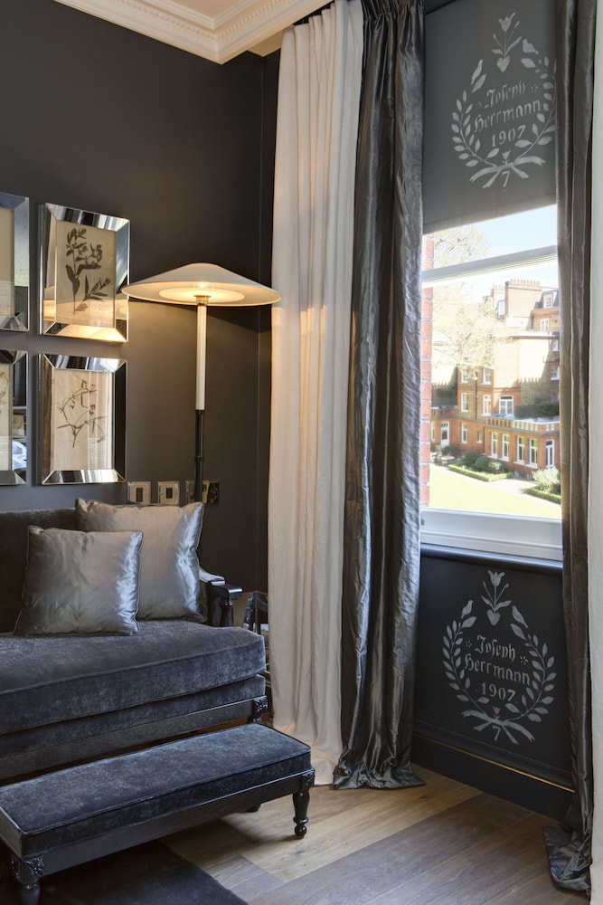 Junior Suite, Queen Bed