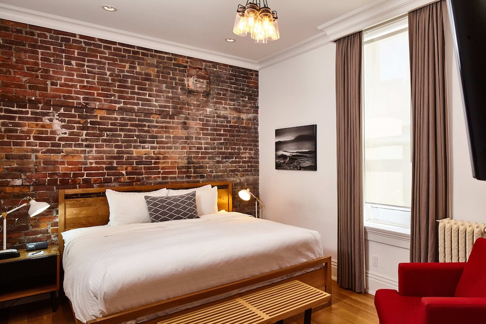 Victorian Hotel 23/74