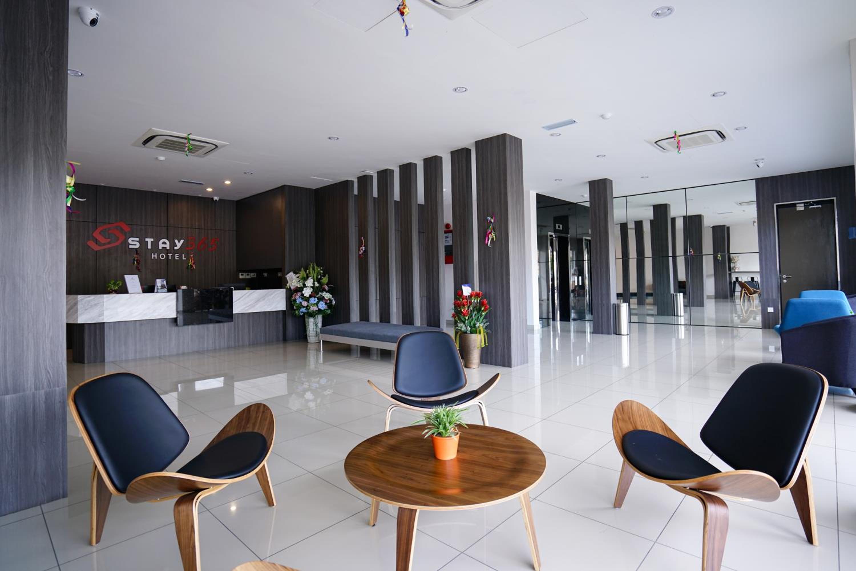 Oyo 89386 Stay 365 Hotel 25/27