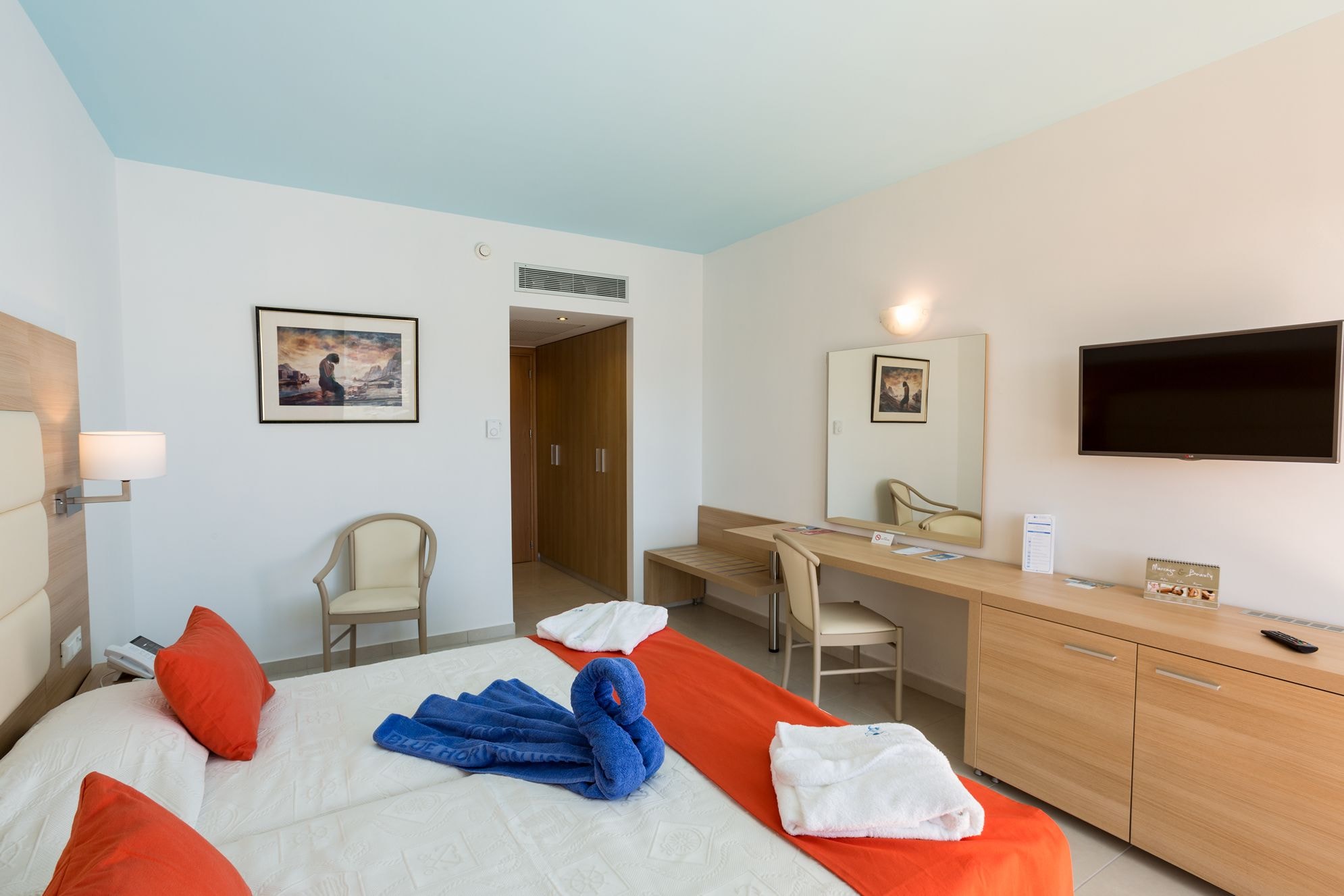 SUPERIOR, TWIN BEDS, SEA VIEW