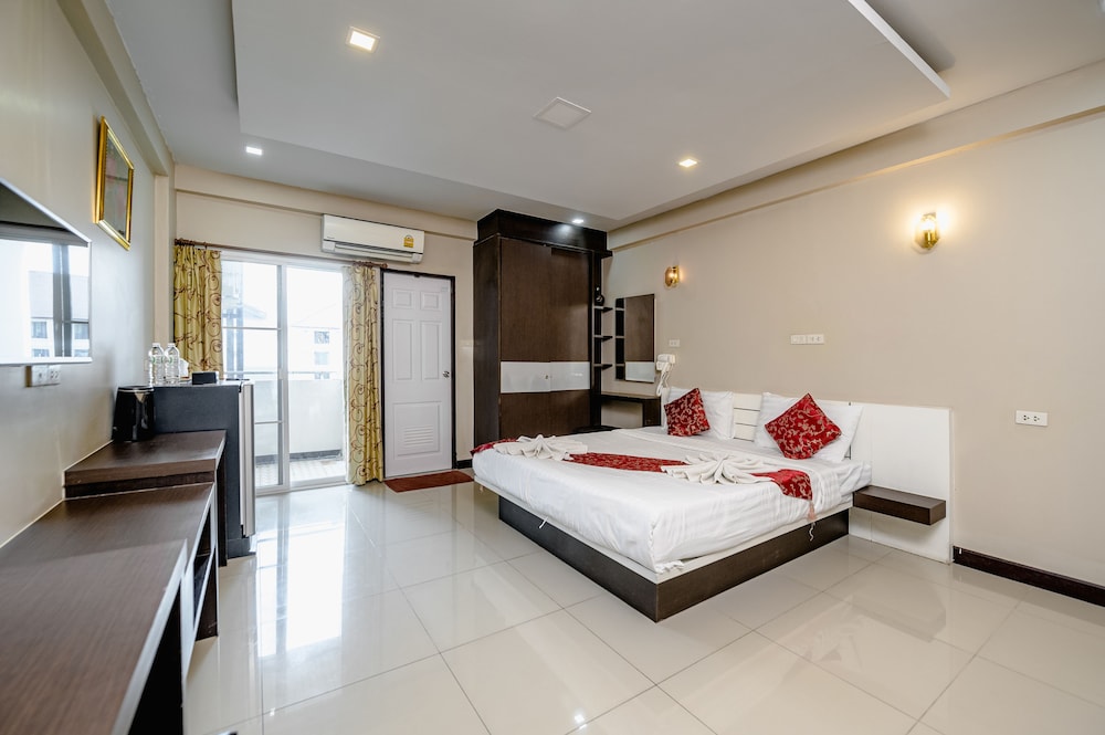 Gold Airport Suites 15/66