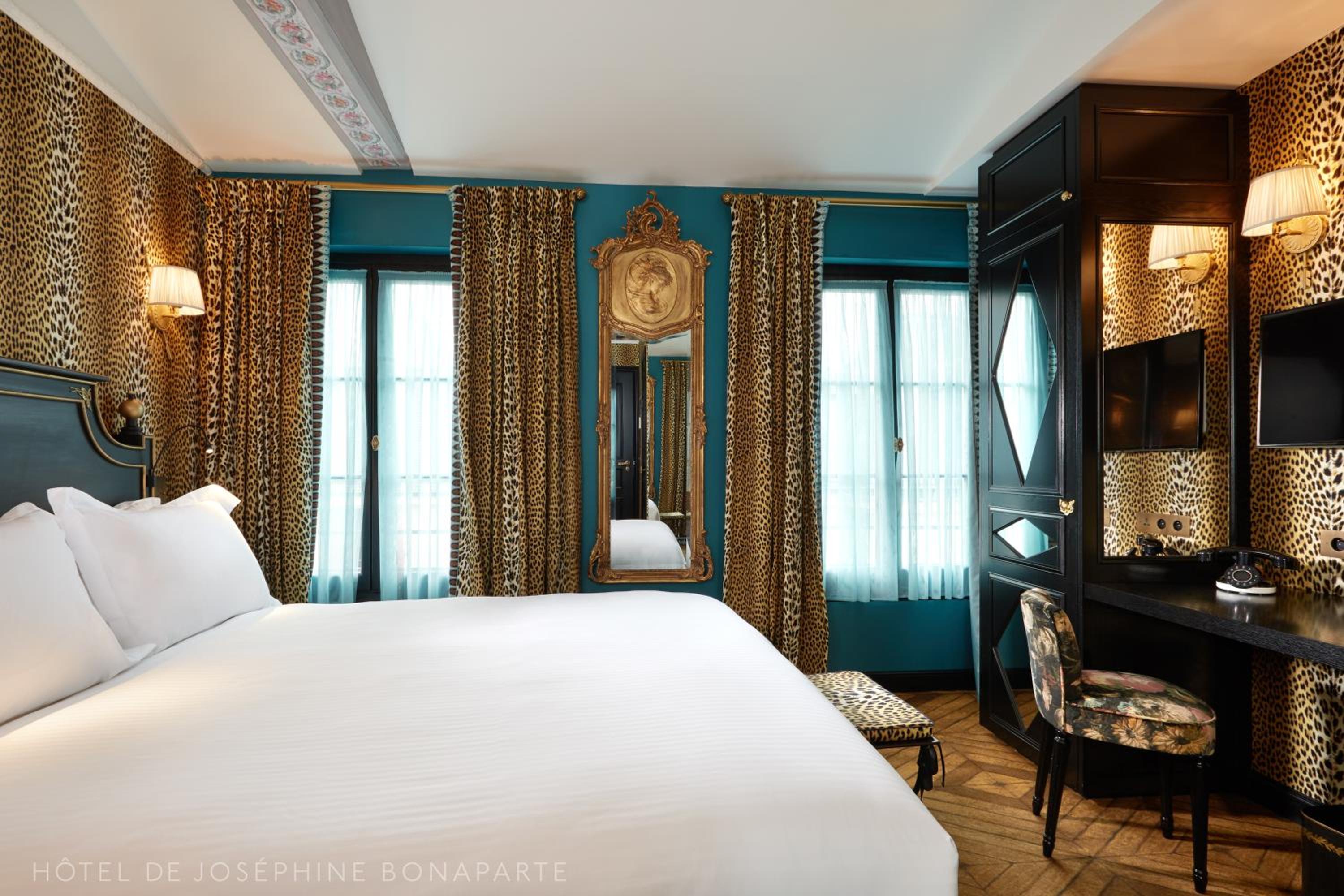 SUPERIOR, DOUBLE BED