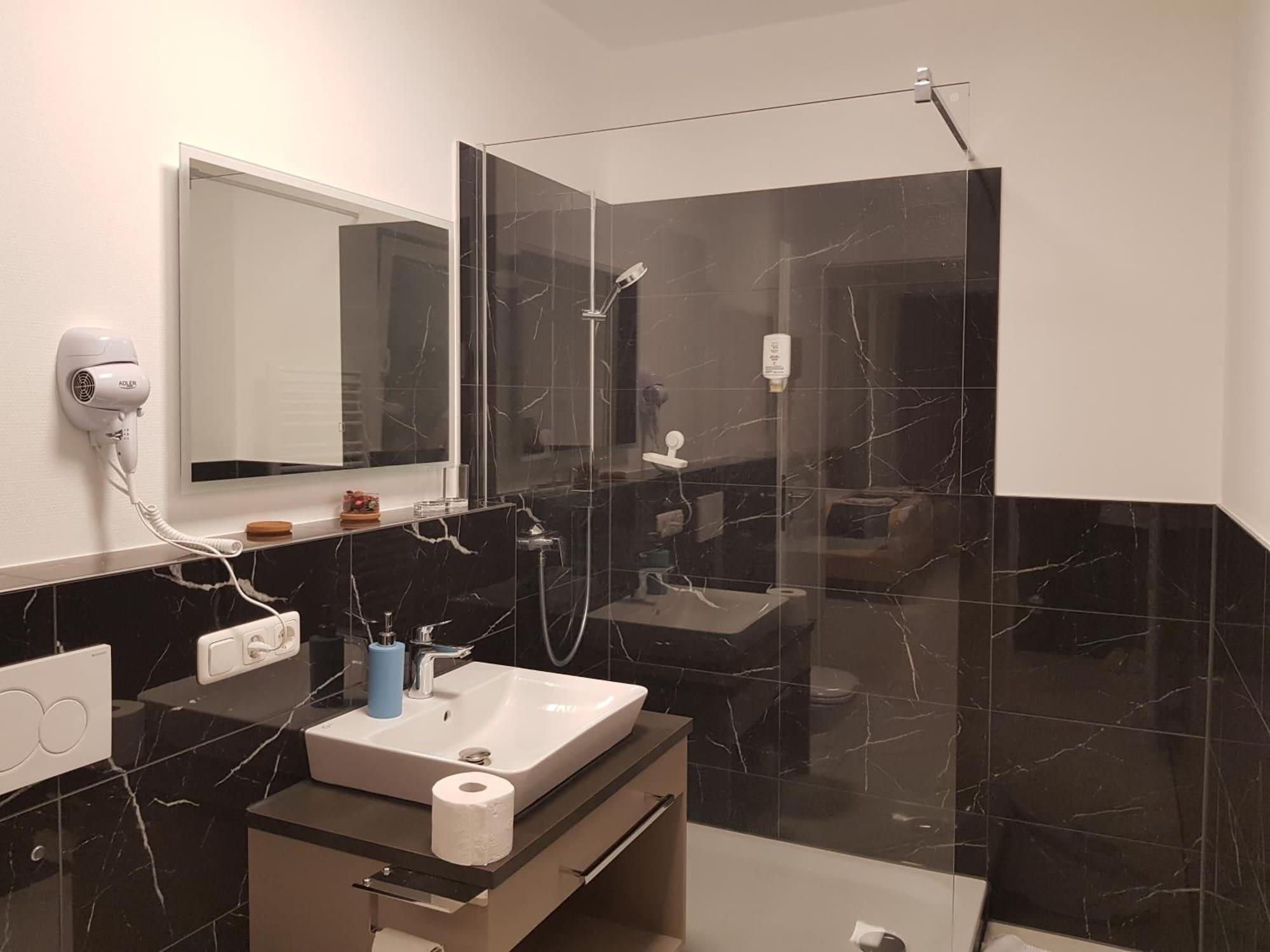 Hotel Emiliana am Bahnhof 14/17