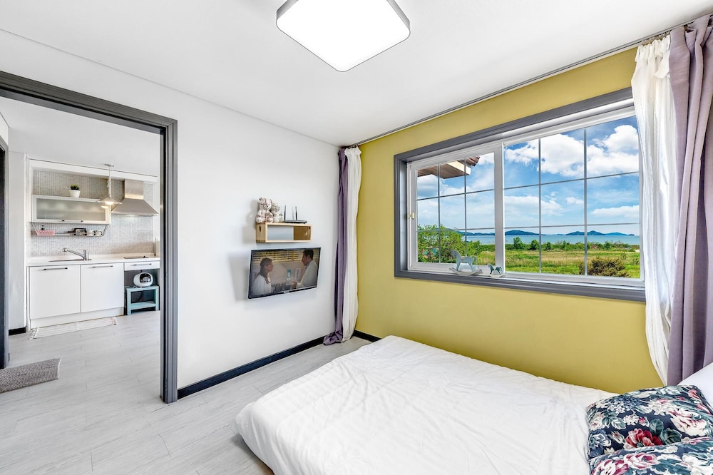 Ganghwa Rodemhouse Pension 15/48