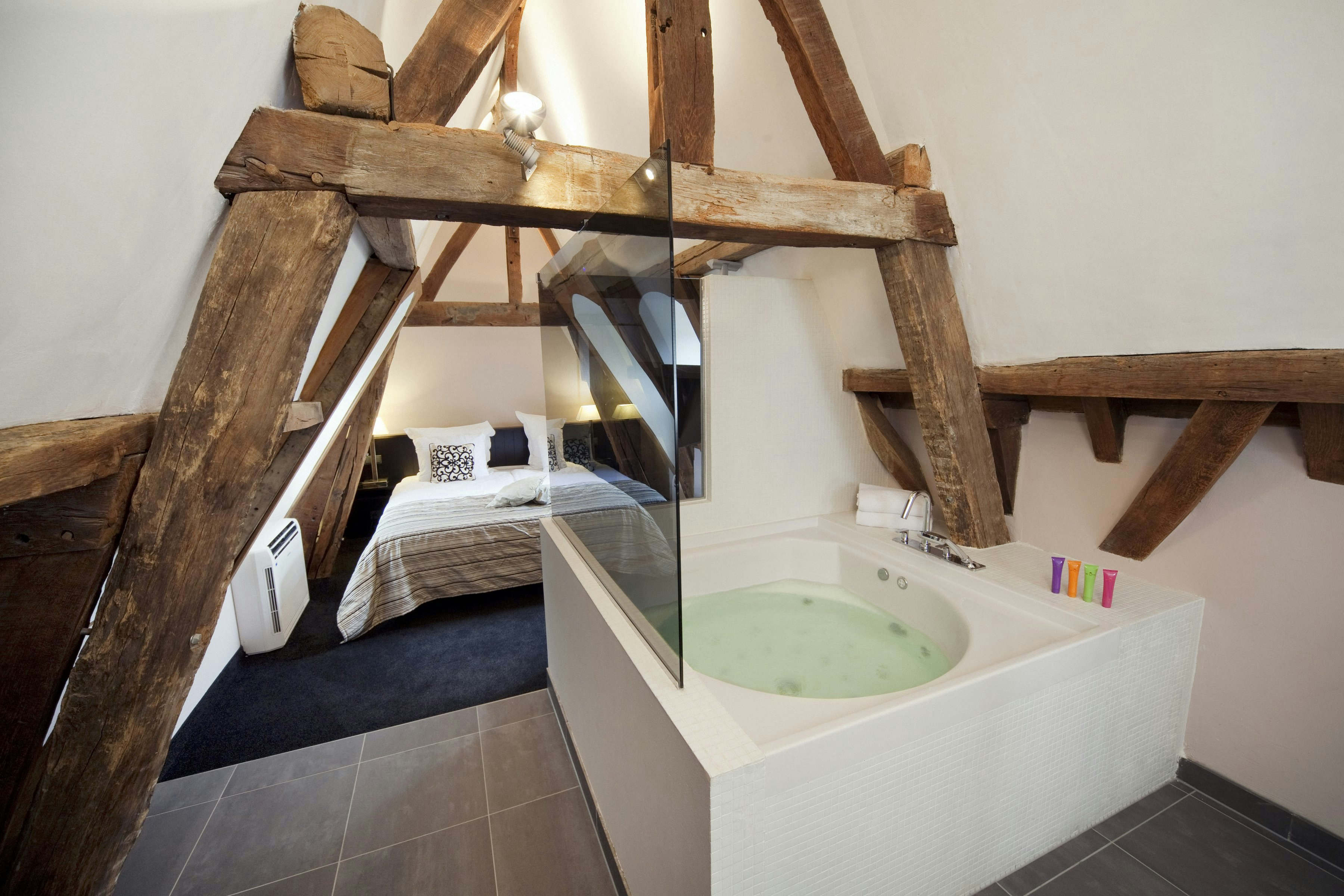 جناح، Bilderberg Chateau Holtmuhle 3/3